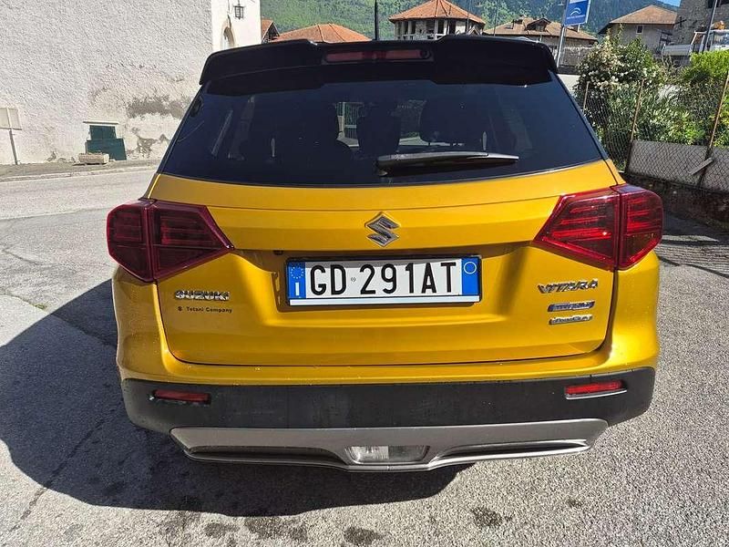 Usata Suzuki Vitara 129 CV (94 kW) 2020 Oro SUV