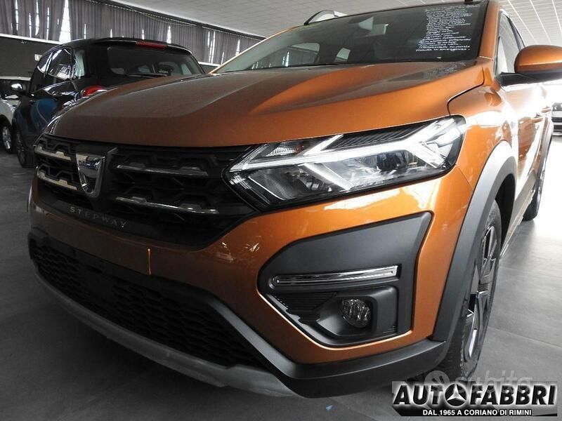 Usata Dacia Sandero Stepway 101 CV (74 kW) 2021 Bianco Utilitaria