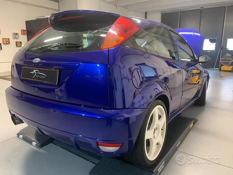 Begagnad Ford Focus RS 2003 Blå Sedan