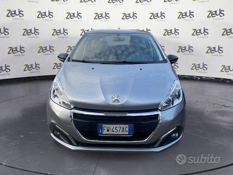 Usata Peugeot 208 Active 102 CV (75 kW) 2019 Grigio Utilitaria