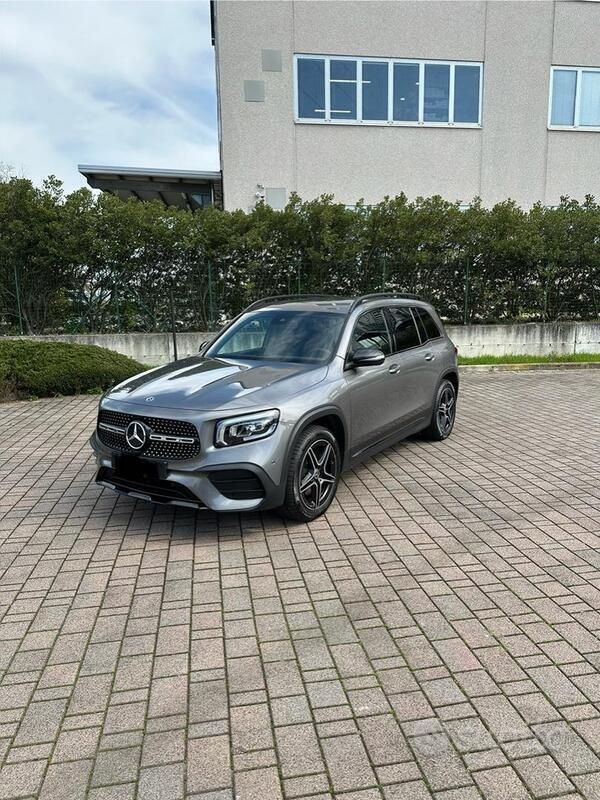 Grigio Usata 2021 Mercedes GLB200 Premium SUV | 35.000 € - Immagine 1/4