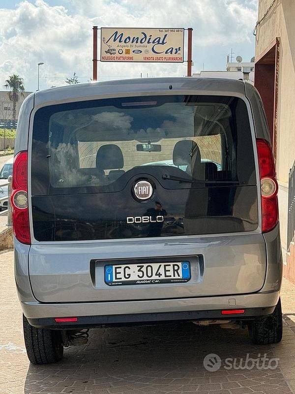 Usata Fiat Doblò Dynamic 105 CV (77 kW) 2010 Grigio Monovolume