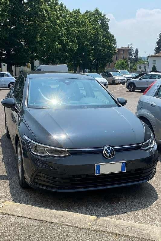 Usata VW Golf VIII Life 110 CV (80 kW) 2020 Grigio Berlina