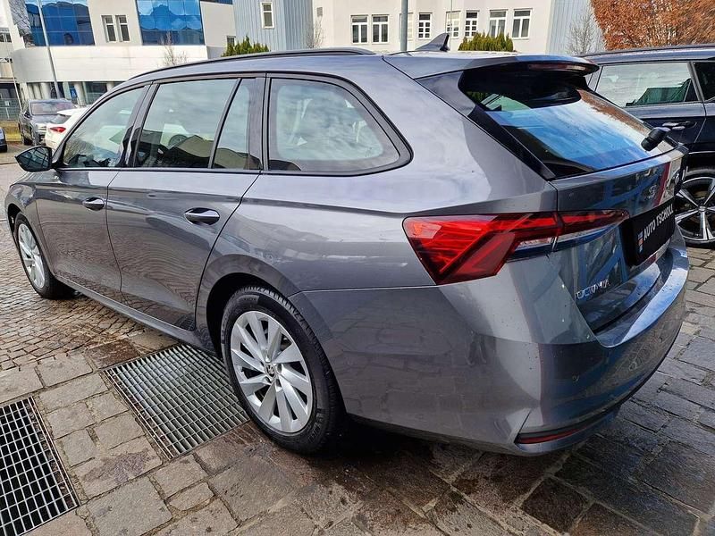 Usata Skoda Octavia Selection 150 CV (110 kW) 2024 Graphitegrau metallic Station wagon