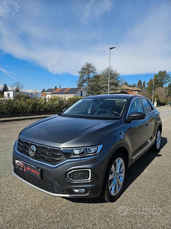 Usata VW T-Roc 149 CV (109 kW) 2018 Grigio SUV