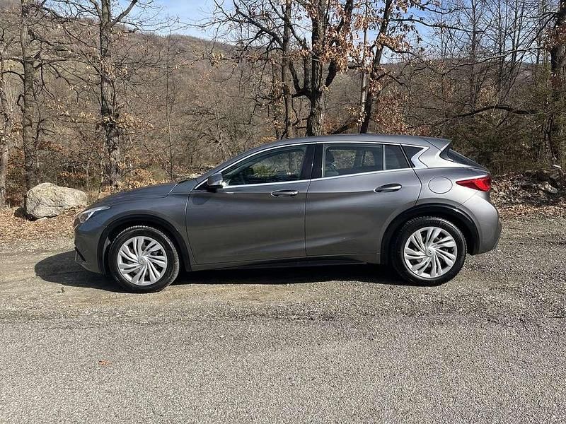 Usata Infiniti Q30 109 CV (80 kW) 2017 Grigio Berlina