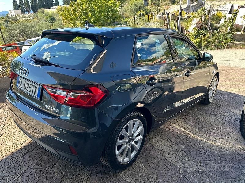 Usata Audi A1 Admired 95 CV (69 kW) 2019 Grigio Utilitaria