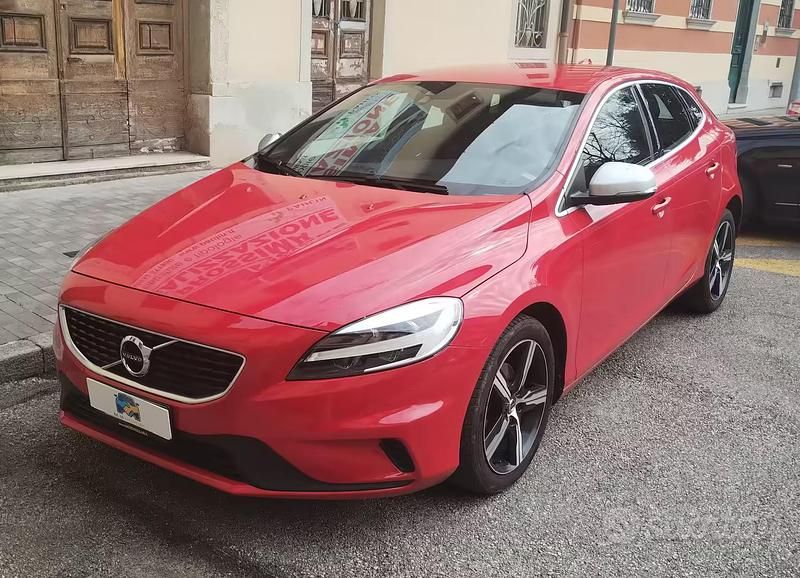 Usata Volvo V40 R-Design 119 CV (87 kW) 2017 Rosso Berlina