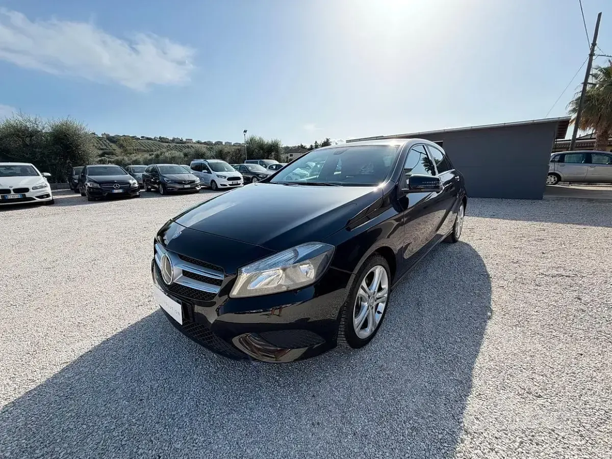 Usata Mercedes A180 109 CV (80 kW) 2013 Nero Utilitaria