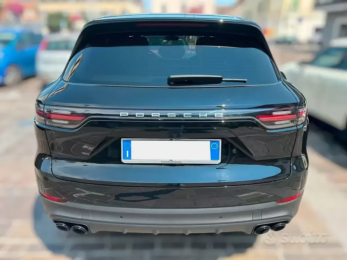 Usata Porsche Cayenne 340 CV (250 kW) 2023 Nero SUV