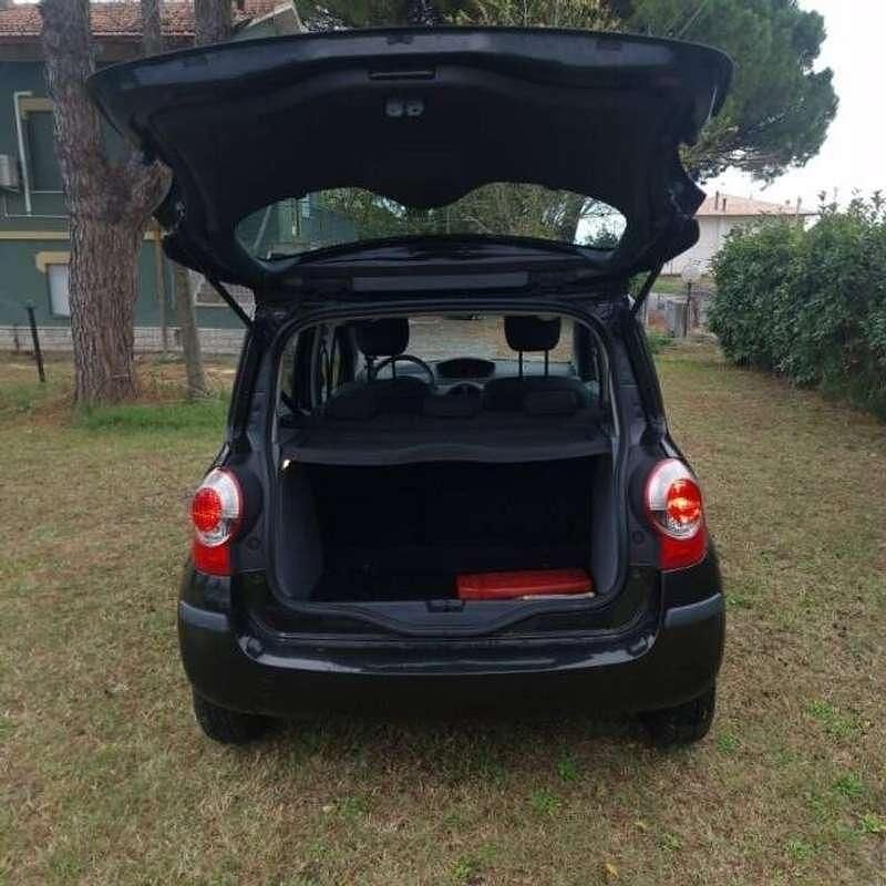Usata Renault Modus 75 CV (55 kW) 2007 Nero Monovolume
