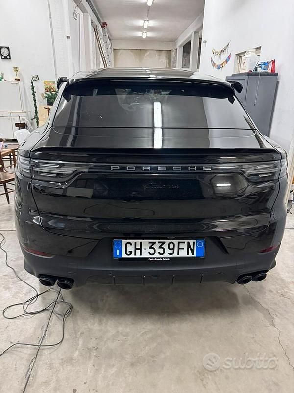 Usata Porsche Cayenne 2021 Nero SUV