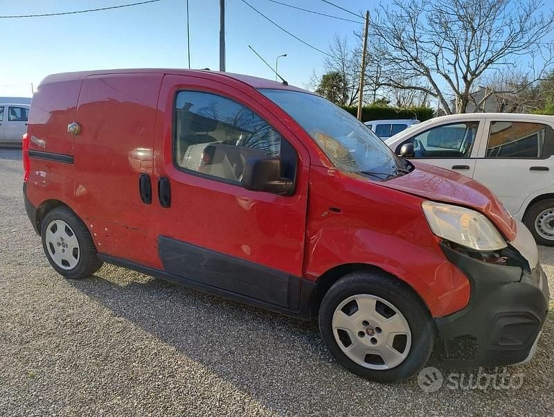 Usata Fiat Fiorino 95 CV (69 kW) 2017 Rosso Monovolume