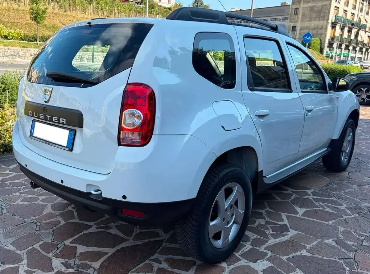 Usata Dacia Duster Lauréate 107 CV (78 kW) 2013 Bianco SUV