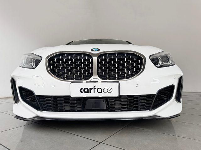 Usata BMW 135 Comfort Edition 306 CV (225 kW) 2019 Bianco pastello Utilitaria