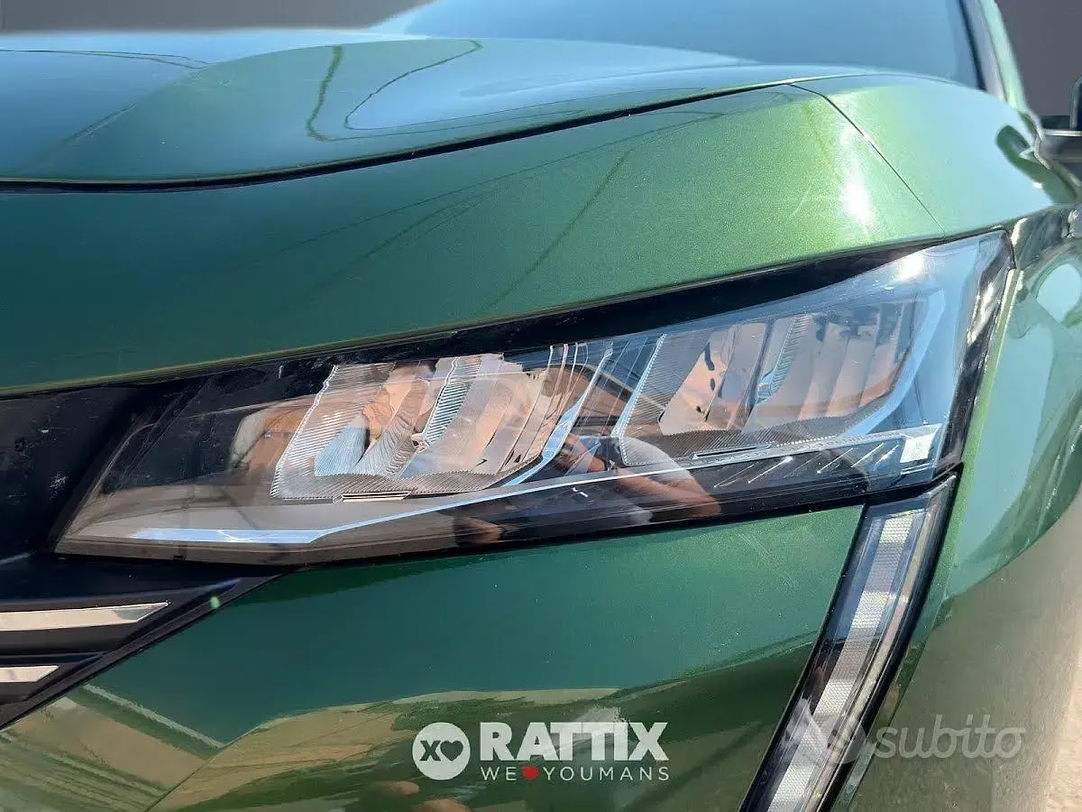Usata Peugeot 308 Allure 150 CV (110 kW) 2022 Verde olivine Berlina