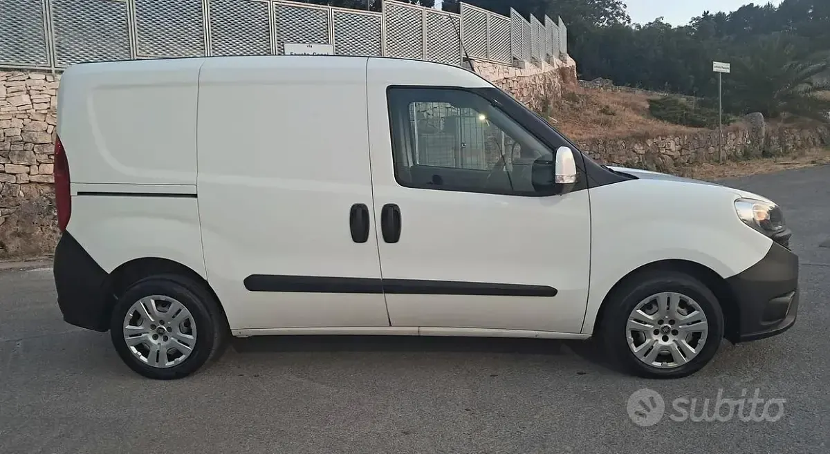 Usata Fiat Doblò 105 CV (77 kW) 2016 Bianco Monovolume