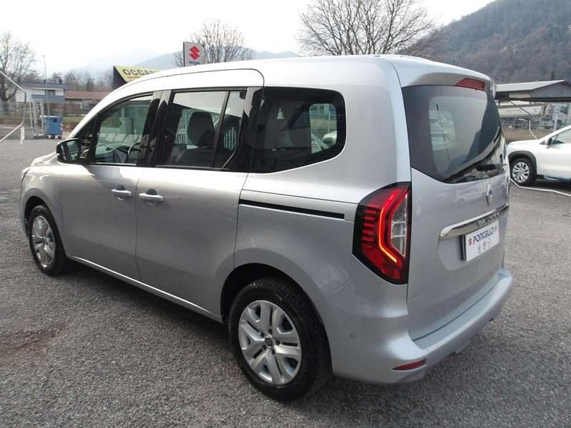 Usata Renault Kangoo 102 CV (75 kW) 2022 Argento Monovolume