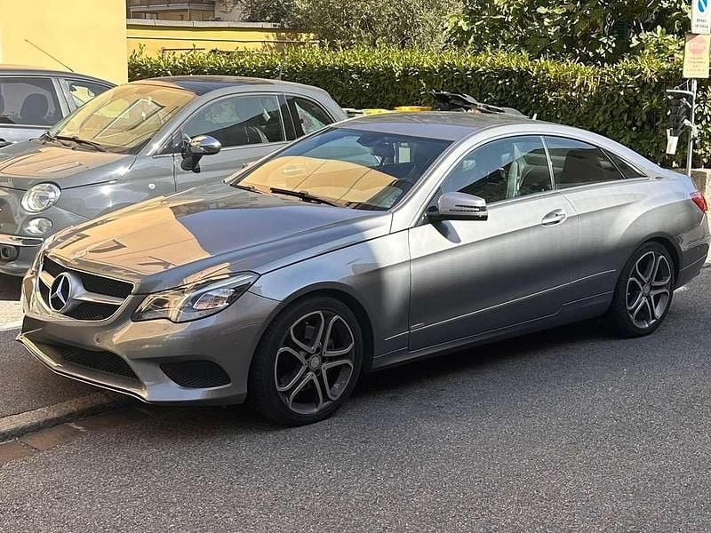Usata Mercedes E220 170 CV (125 kW) 2014 Grigio Coupé