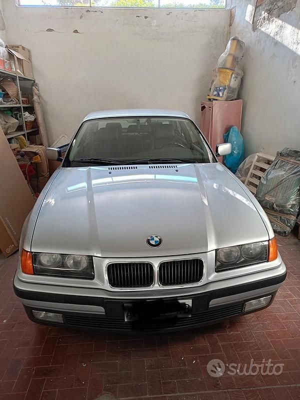 Usata BMW 318 140 CV (102 kW) 1996 Grigio Coupé