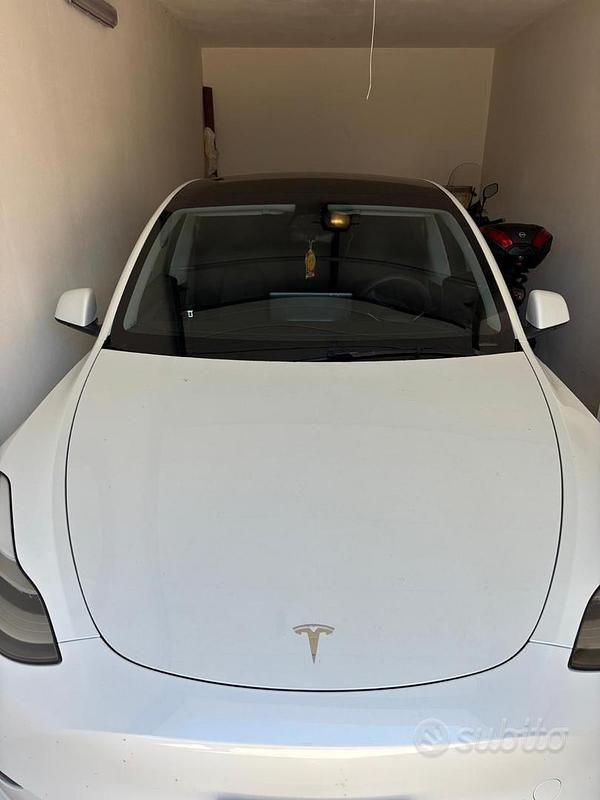 Usata Tesla Model Y 250 kW (340 CV) 2023 Bianco SUV