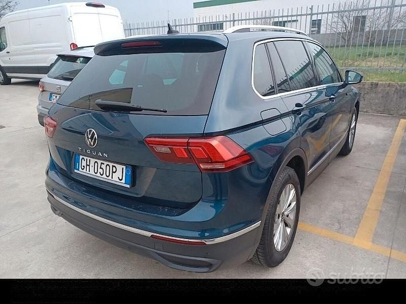 Usata VW Tiguan Life 122 CV (89 kW) 2021 Blu SUV