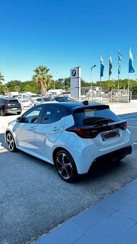 Usata Toyota Yaris Hybrid 131 CV (96 kW) 2024 Berlina
