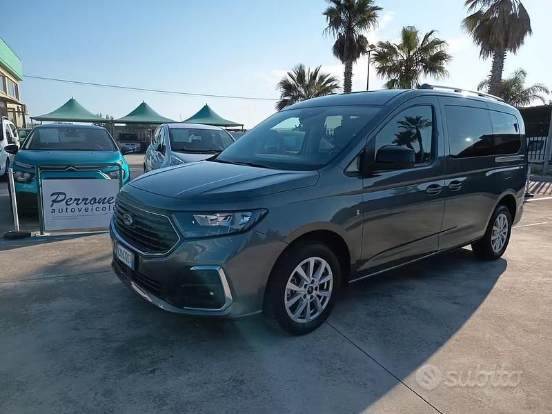 Usata Ford Tourneo Connect Titanium 102 CV (75 kW) 2023 Grigio Monovolume