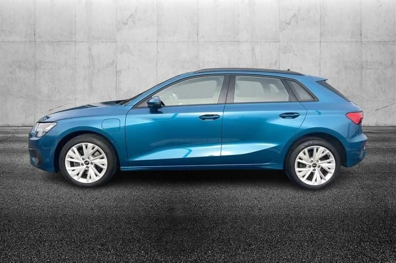 Usata Audi A3 e-tron Design 204 CV (150 kW) 2021 Blu metallizzato Utilitaria