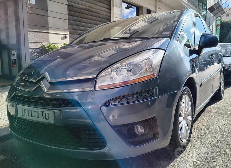 Grigio Usata 2010 Citroën C4 Picasso Exclusive Monovolume | 4299 € (Buon prezzo) - Immagine 1/4
