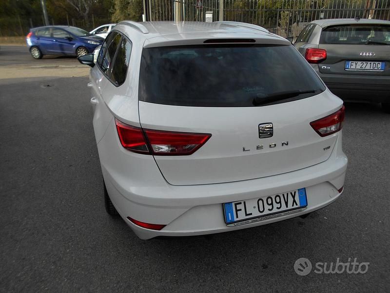 Usata Seat Leon ST Business 110 CV (80 kW) 2017 Bianco Station wagon
