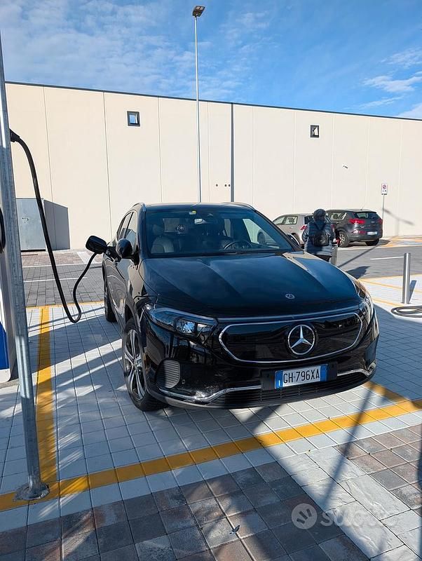 Usata Mercedes EQA350 214 kW (292 CV) 2022 Nero SUV