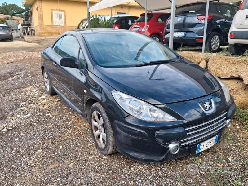 Nero Usata 2007 Peugeot 307 CC Cabrio | 899 € - Immagine 1/4