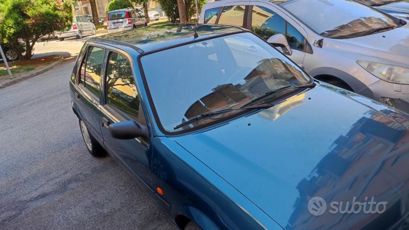 Usata Ford Fiesta 49 CV (36 kW) 1995 Blu Utilitaria