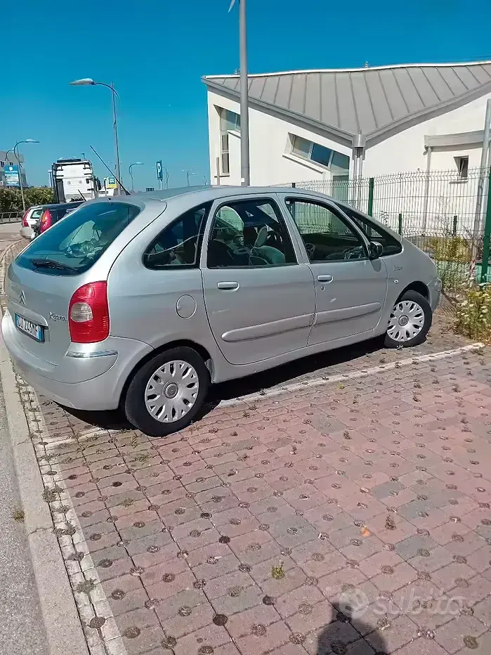 Usata Citroën Xsara 109 CV (80 kW) 2007 Grigio Monovolume