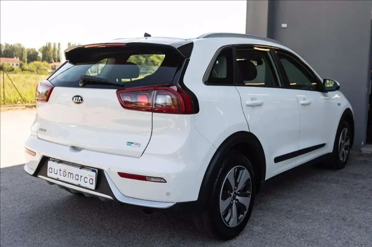 Usata Kia Niro Style 141 CV (103 kW) 2017 Bianco SUV