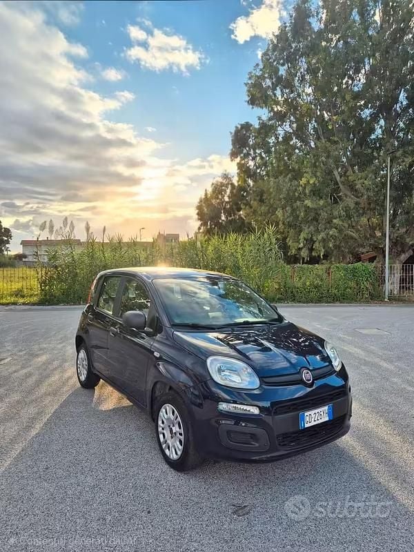 Usata Fiat Panda Easy 69 CV (50 kW) 2020 Blu Utilitaria