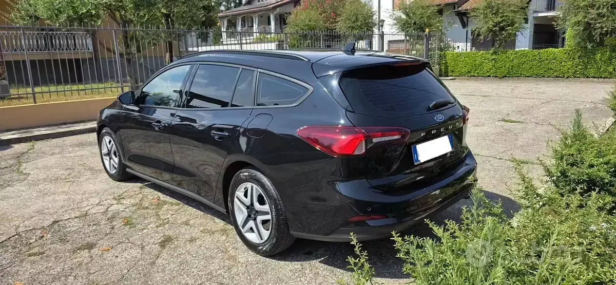 Usata Ford Focus Titanium 120 CV (88 kW) 2021 Nero Station wagon