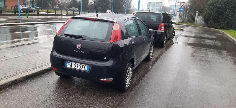 Usata Fiat Punto 86 CV (63 kW) 2015 Blu/azzurro Utilitaria