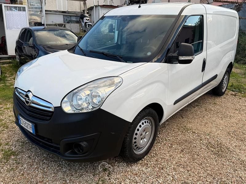 Usata Opel Combo 90 CV (66 kW) 2015 Bianco Monovolume