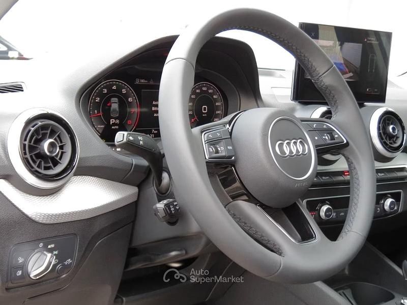 Nuova Audi Q2 S-Line 150 CV (110 kW) 2025 Gray SUV
