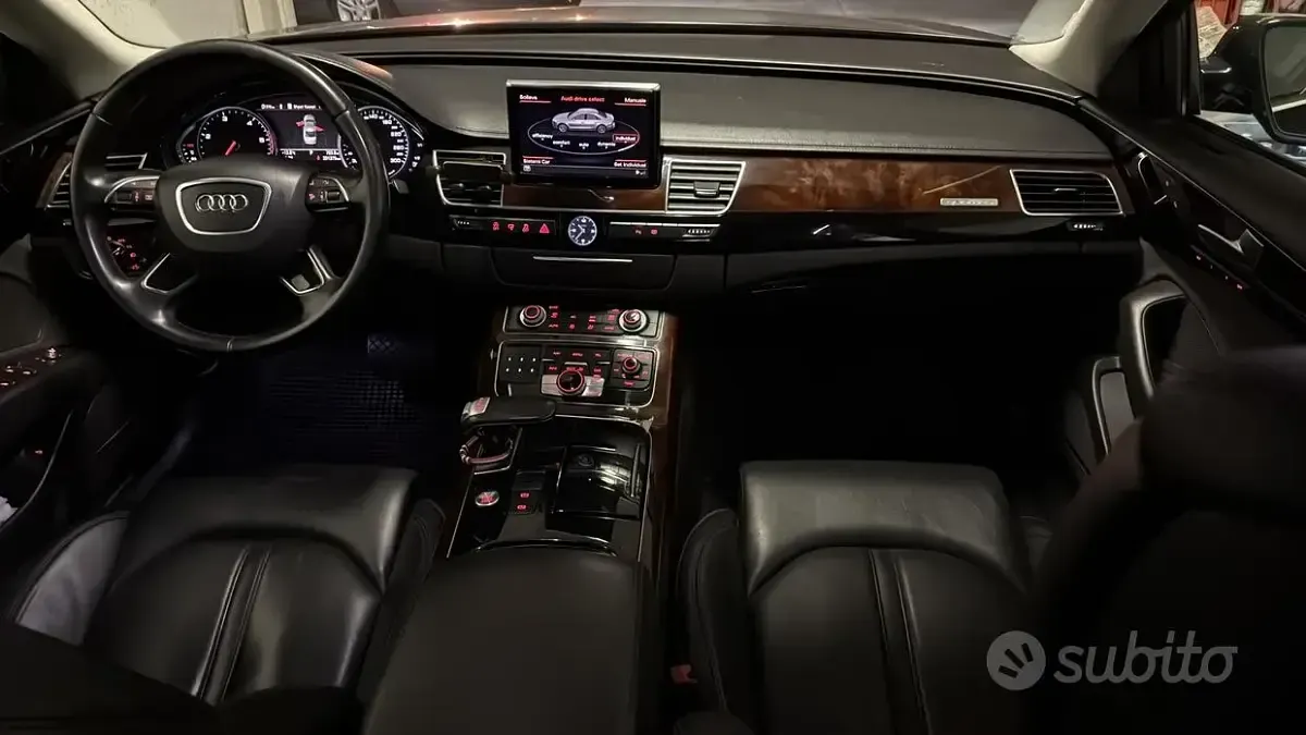 Usata Audi A8 Ambiente 351 CV (258 kW) 2012 Blu Berlina