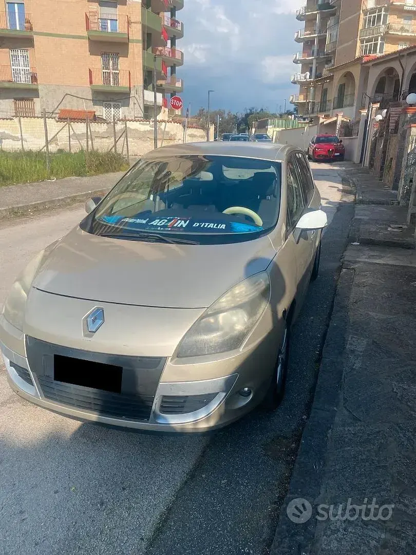 Usata Renault Scénic III 110 CV (80 kW) 2010 Monovolume