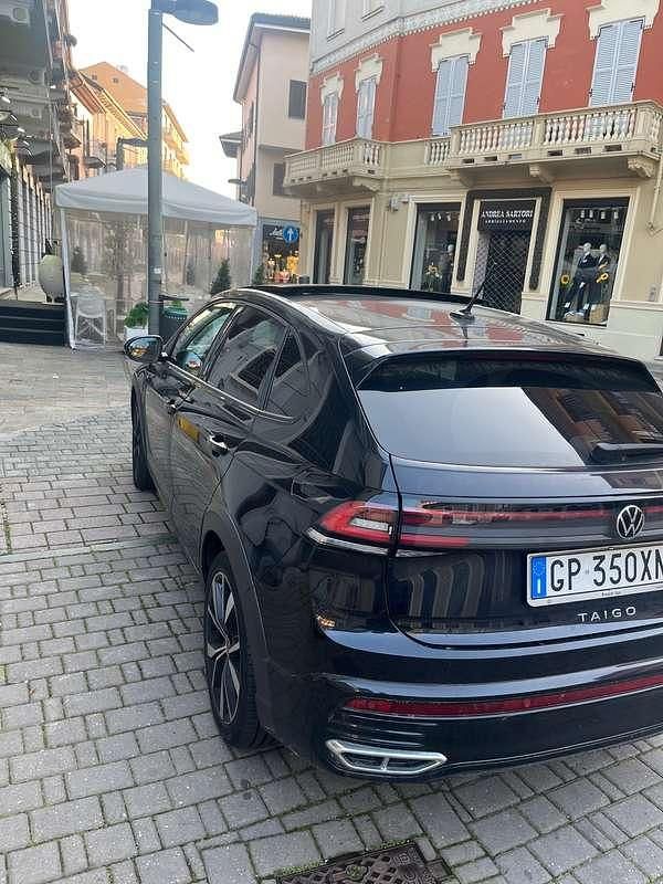 Begagnad VW Taigo R-line 150 HK (110 kW) 2023 Svart SUV