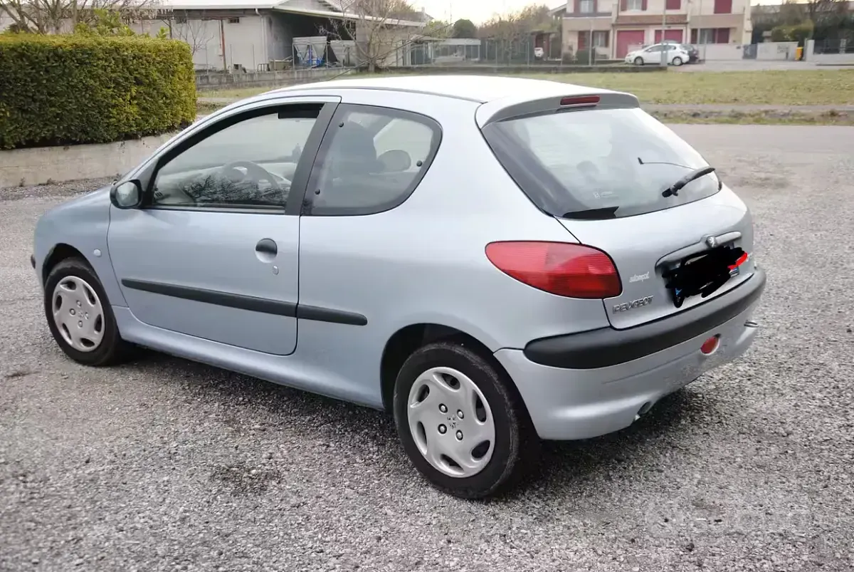 Usata Peugeot 206 2001 Grigio Utilitaria
