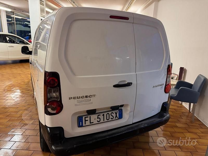 Usata Peugeot Partner 102 CV (75 kW) 2017 Bianco Monovolume