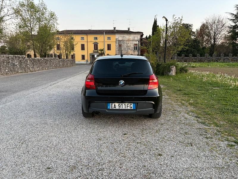 Usata BMW 118 M Sport 143 CV (105 kW) 2010 Nero Utilitaria