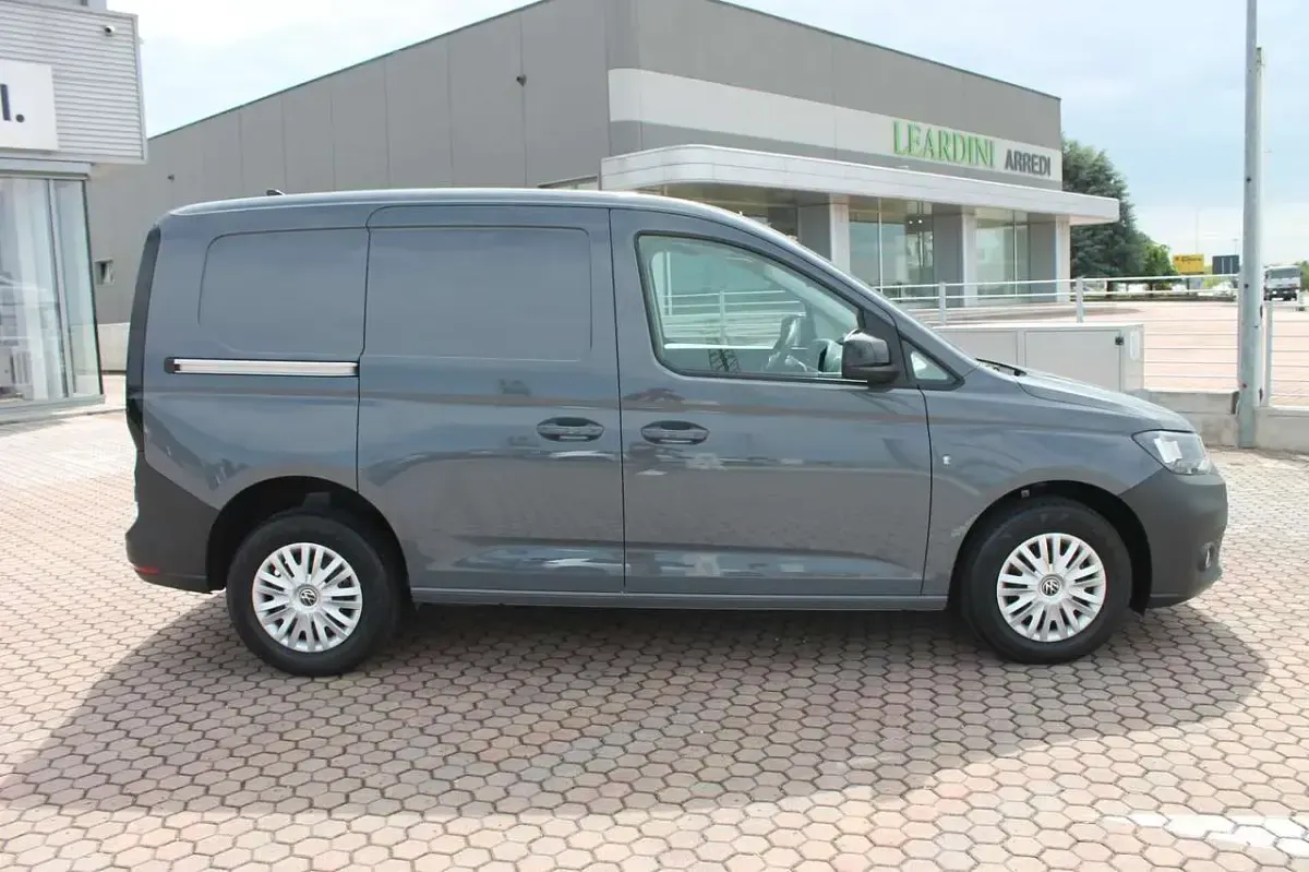 Nuova VW Caddy Business 102 CV (75 kW) 2025 Pure grey Monovolume