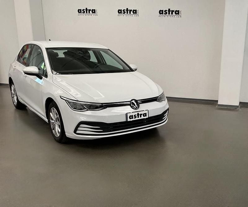 Usata VW Golf VIII Life 110 CV (80 kW) 2022 Bianco Berlina