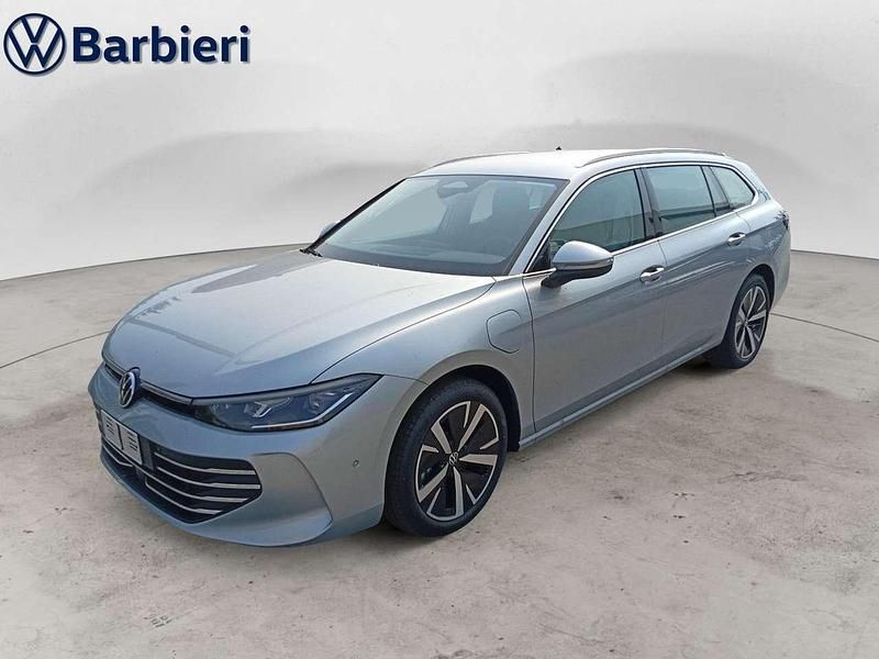 Usata VW Passat Business 204 CV (150 kW) 2025 Argento Station wagon